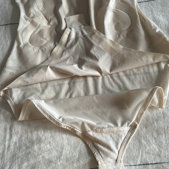 Spanx suit your fancy - Picture 8 of 10